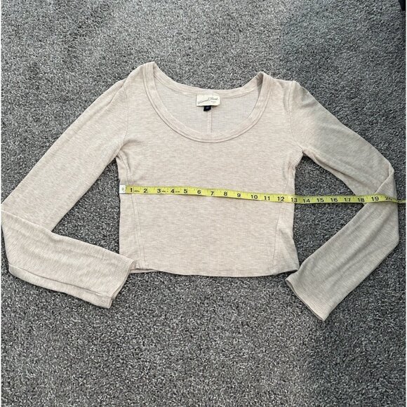 Universal Thread beige ribbed long-sleeve crop top Size S - Picture 4 of 5